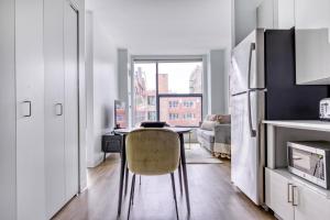 W Loop Studio w Gym Pool in heart of Greektown CHI-532