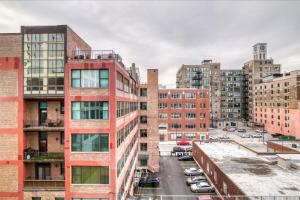 W Loop Studio w Gym Pool in heart of Greektown CHI-532