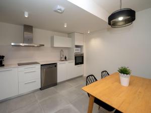 Apartment Waves by Interhome