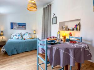 Maisons de vacances Holiday Home Jardin Secret by Interhome : photos des chambres