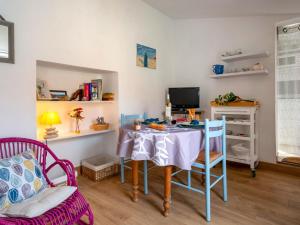 Maisons de vacances Holiday Home Jardin Secret by Interhome : photos des chambres