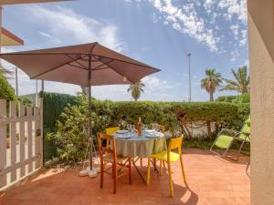 Apartment Les Vagues by Interhome