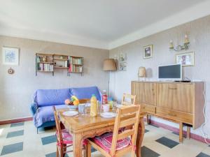 Apartment Les Vagues by Interhome