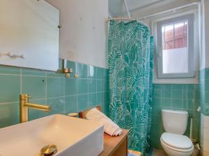 Apartment Les Vagues by Interhome