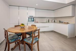 Juan Les Pins Two Bed Apt Beach Access