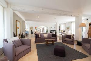 Unique Villa in Famous Provence Historic Village