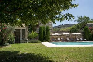 Villas Unique Villa in Famous Provence Historic Village : Villa