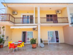 Apartment Vinka-3 by Interhome