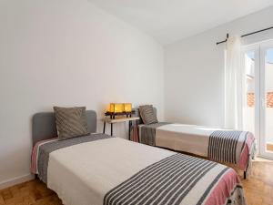 Apartment Dona Meia Praia by Interhome