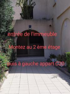 A 5 mn à pied de la mer, piscine ,tennis, paillote