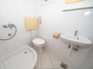 Apartment Vinka-4 by Interhome