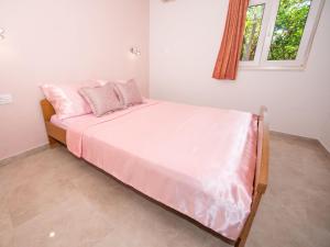 Apartment Vinka-4 by Interhome