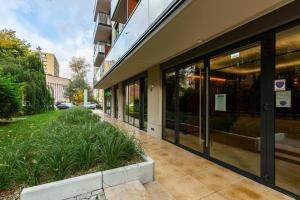 Golden Apartments Warsaw - Luxury Building with Terrace on the Roof - Sienna Str