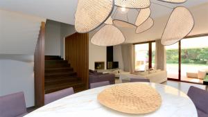 Vila Mitri, Monte laguna-CleverDetails, 5 bedroom villa, sleeps 8 adults 2 children