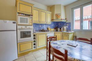 Appartements Charming apartment in the city center : photos des chambres