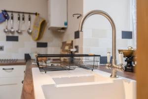 Broomfield Cottage Nr Pickering - DOGS STAY FOR FREE