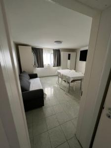 700mt to station Venezia,free parking, shuttle airport Via Napoli 71