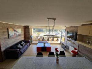 Departamento Laguna BahĂa Algarrobo