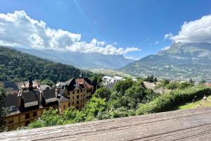 Appartements Renovated apartment with balcony and a nice view : photos des chambres