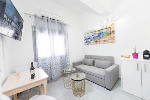 Pure and Simple Santorini