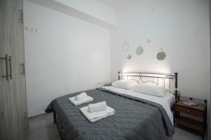 Pure and Simple Santorini