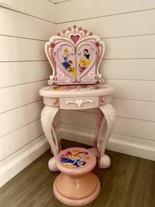 Rustic Elegance 3BDR Stylish Farmhouse Getaway