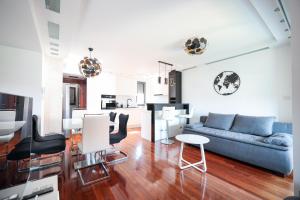 Two bedroom apartment Dunatov with private parking