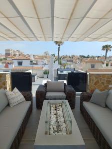 PMT22 - Luxury villa with private heated pool and jacuzzi