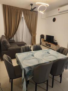 The Netizen #Cheras#C180#MRT#9person stay#Staycation 3 Bed Rooms