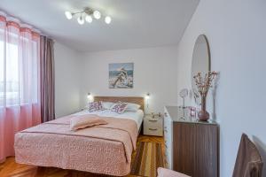 Apartment with Balcony room in Apartment Mirjana