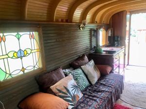 Tentes de luxe La Roulotte du Coustal, Cajarc, Lot : photos des chambres