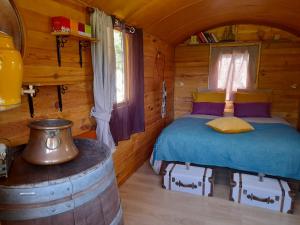 Campings Roulotte Chamane : Chambre Double Standard