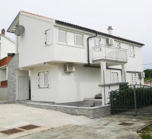 Apartments Lana and Lili