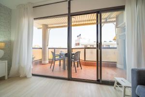 HomeHolidaysRentals Playamar - Costa Barcelona