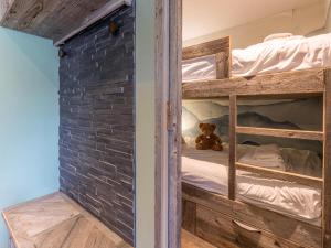 Appartement skis aux pieds avec parking et wifi au cœur de Val-d’Isère - FR-1-694-317