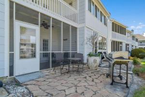 Beach Blessing a 2 bedroom 2.5-bathroom townhouse that sleeps up to 10 in Miramar Beach, FL