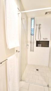 Lush Rainforest Retreat minutes from Hastings St 8201