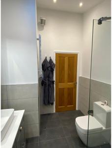 Near Woodbridge The Annexe Eyke Fantastic views with Dog secure Garden and Paddock