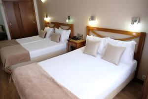 Triple Room room in Hotel Dona Sofia