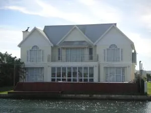 Waterside Living MM1394 - Jeffreys Bay