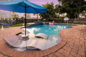 New Regal Manor Paradise Dreamy Heated Pool Spa - Loxahatchee