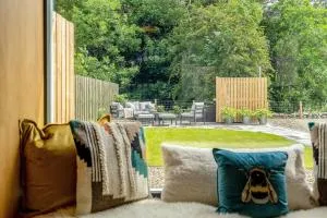 Luxury Riverside Retreat - Dolphinton