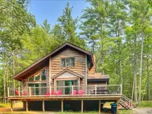 ADK Cabin with Hot Tub, Near Whiteface, Lake Placid, Fire Pit, Game Rm - North Pole
