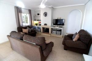 6BR Family Villa with Pool in Gran Alacant
