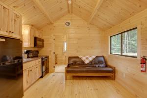 Scenic Deck and Grill Middlebury Center Retreat!