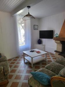La maison rouge paisible maison de pays