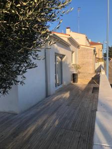 Nice house with garden near the sea