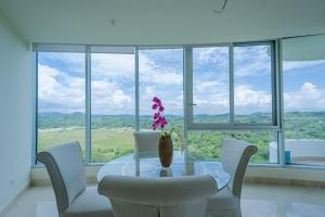 17J Beautiful Jungle Views in Beachfront Resort