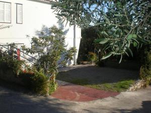 Apartments with a parking space Palit, Rab - 4983