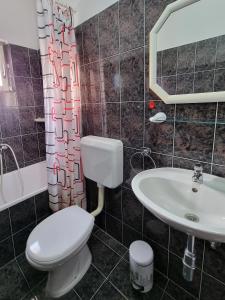 Apartments with parking space Palit, Rab - 4983